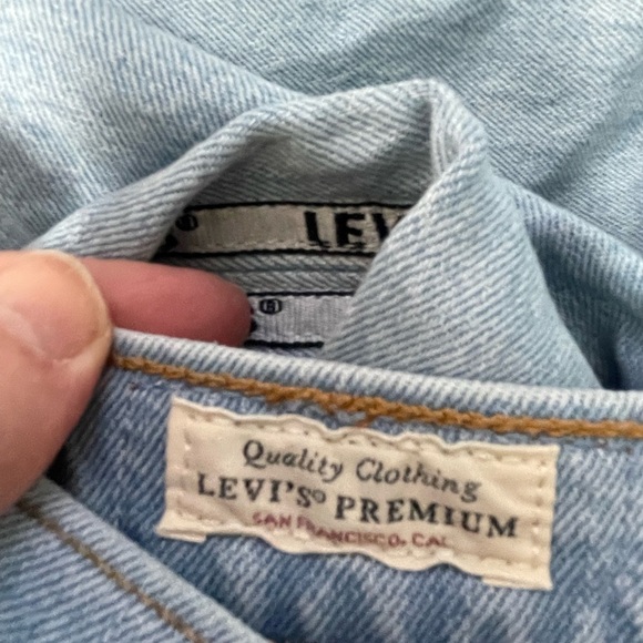 𝅺levi's 501 Light Wash Logo Tape Button Fly High Rise Crop Jeans, 30x26 - Picture 4 of 11